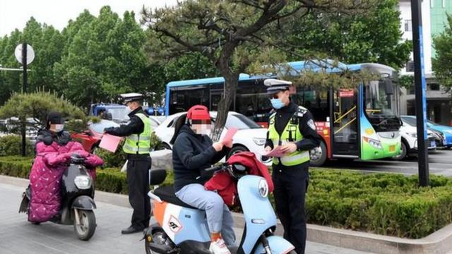 电动车上路有“5不能”新要求别被罚了才知道j9九游会真人第一品牌2025年2月起执行(图3)